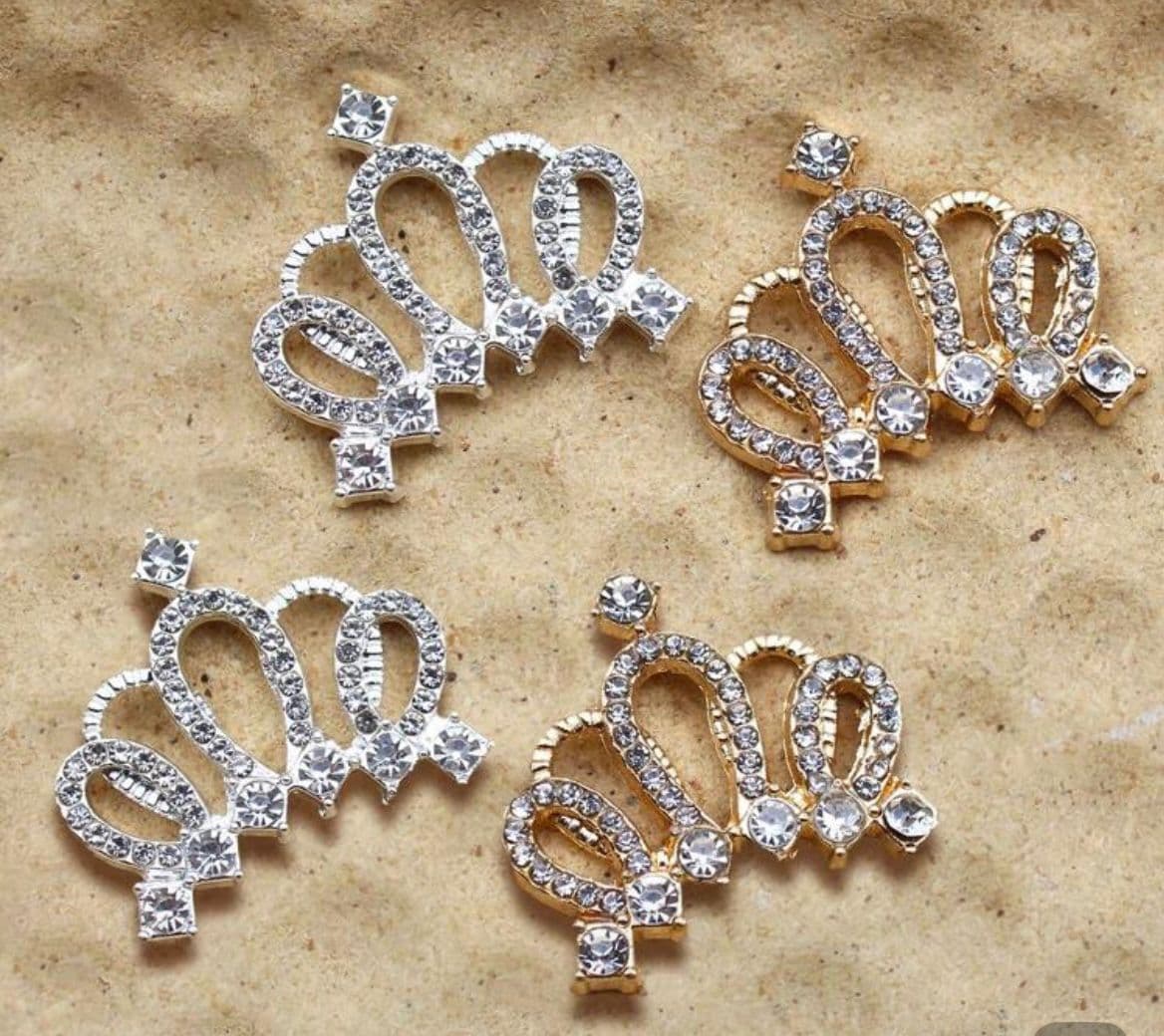 Aplique metal coroa com strass (unidade)